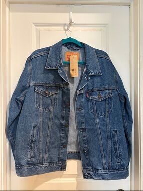 Levi's XL Dark Blue Denim Trucker Jacket NWT